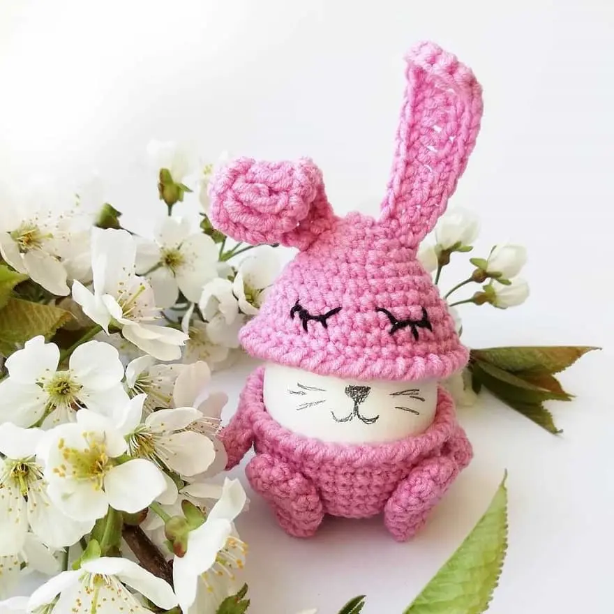 Easter bunny egg cozy free pattern | Free Crochet Pattern | CrochetSea